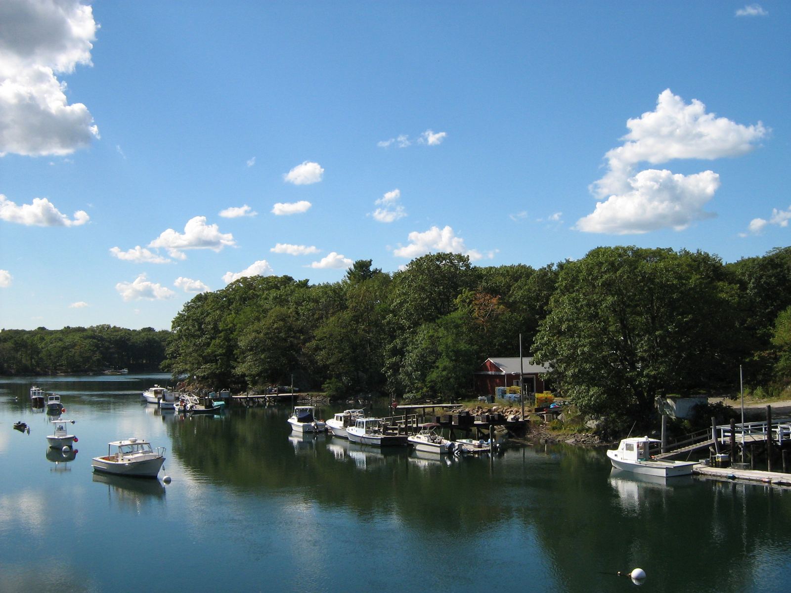 Small boats on Sagamore Creek between Portsmouth and New Castle